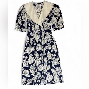 Vintage 1980s Lanz Originals Navy Blue & White Floral Lace Trim Collared Dress